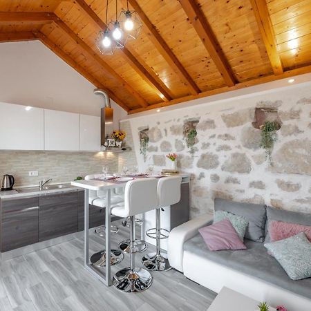 Apartmán Little Stone House Buici  Exteriér fotografie