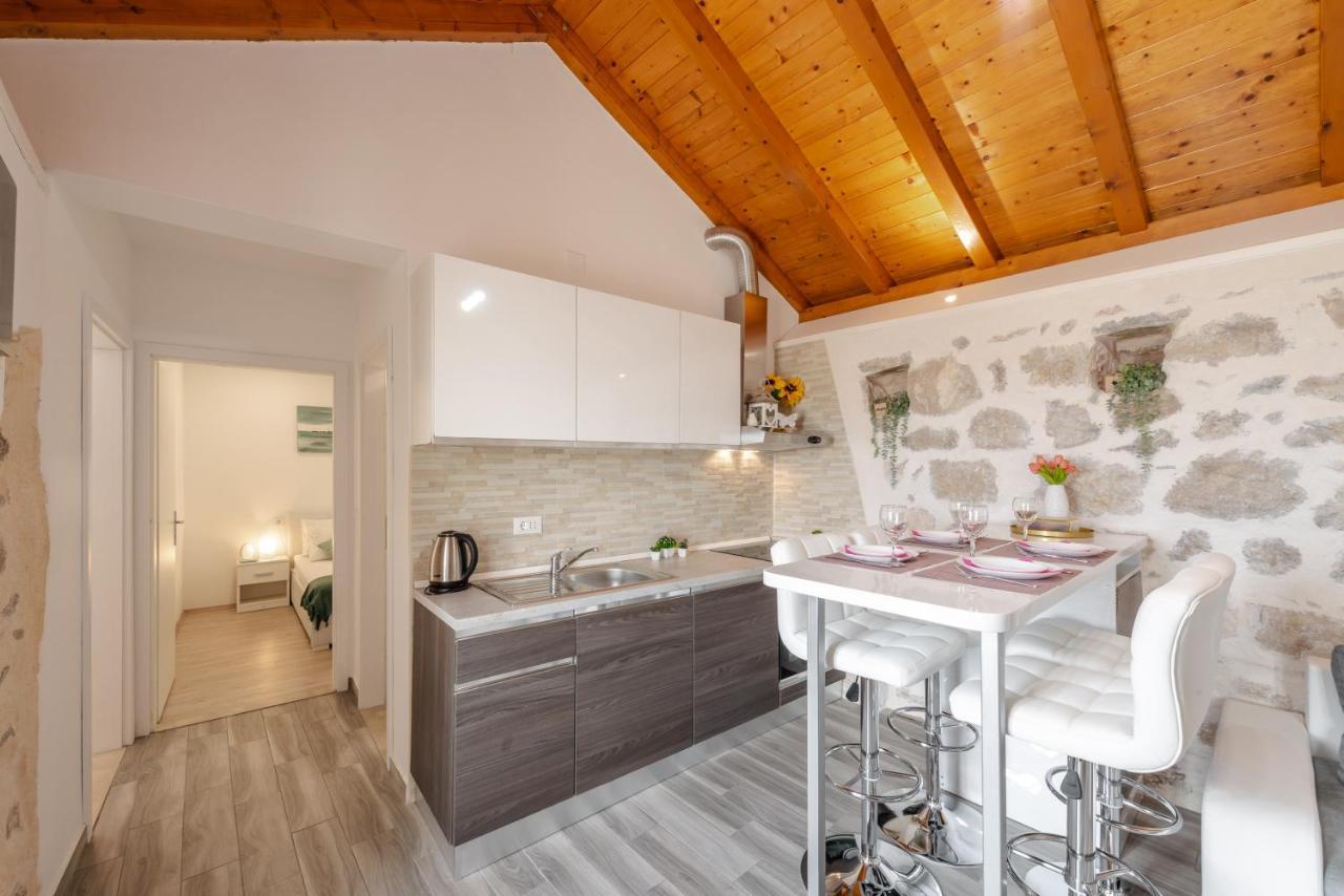 Apartmán Little Stone House Buici  Exteriér fotografie