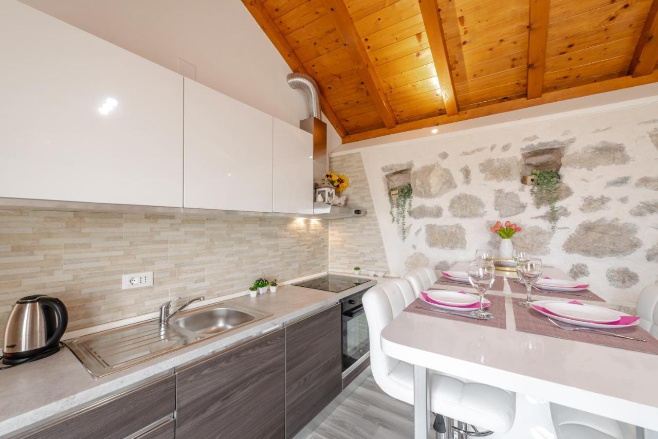 Apartmán Little Stone House Buici  Exteriér fotografie