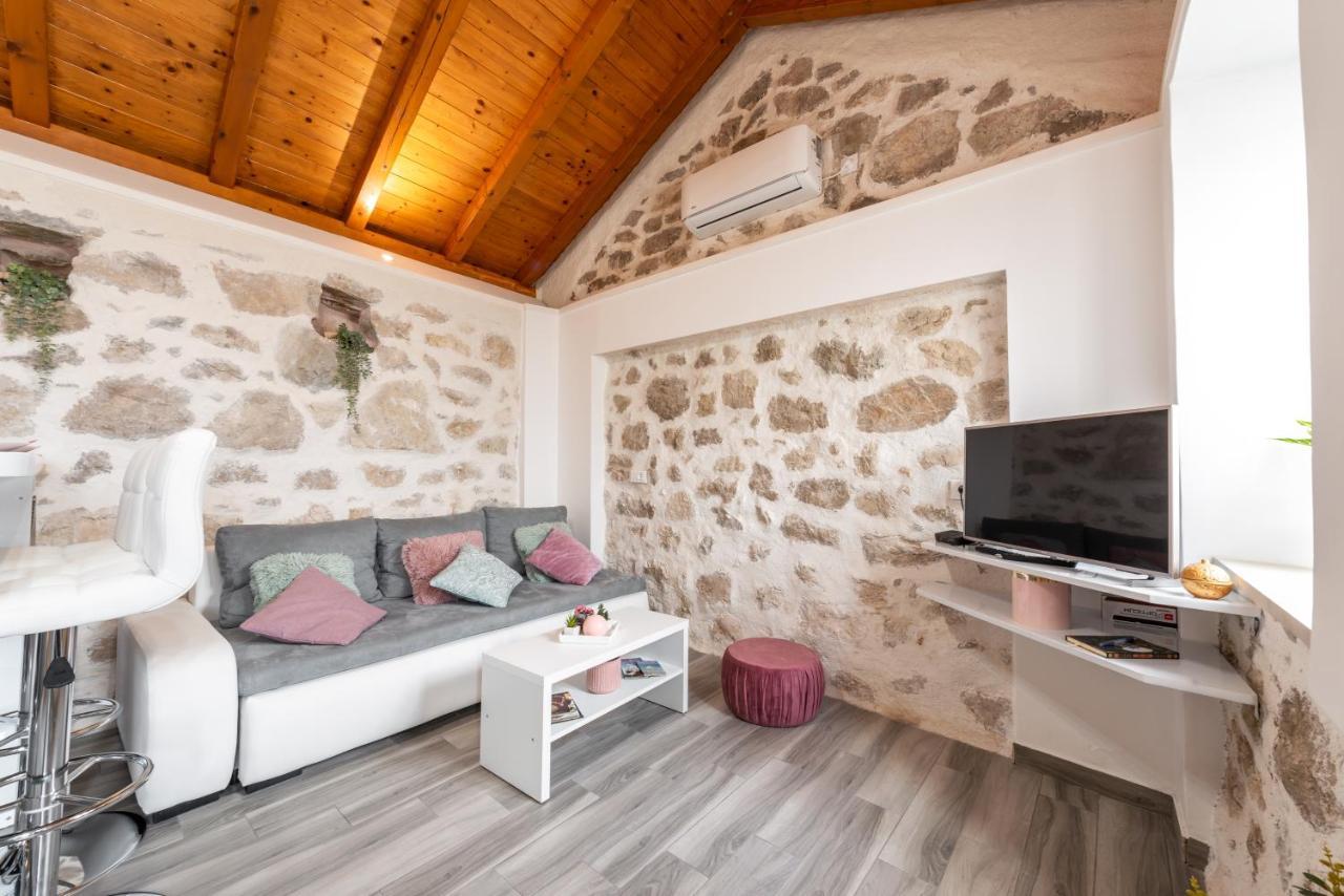 Apartmán Little Stone House Buici  Exteriér fotografie